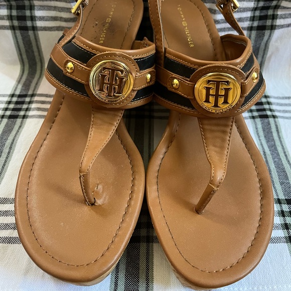 Tommy Hilfiger Wedge Sandals Size 9.5 - Picture 14 of 16